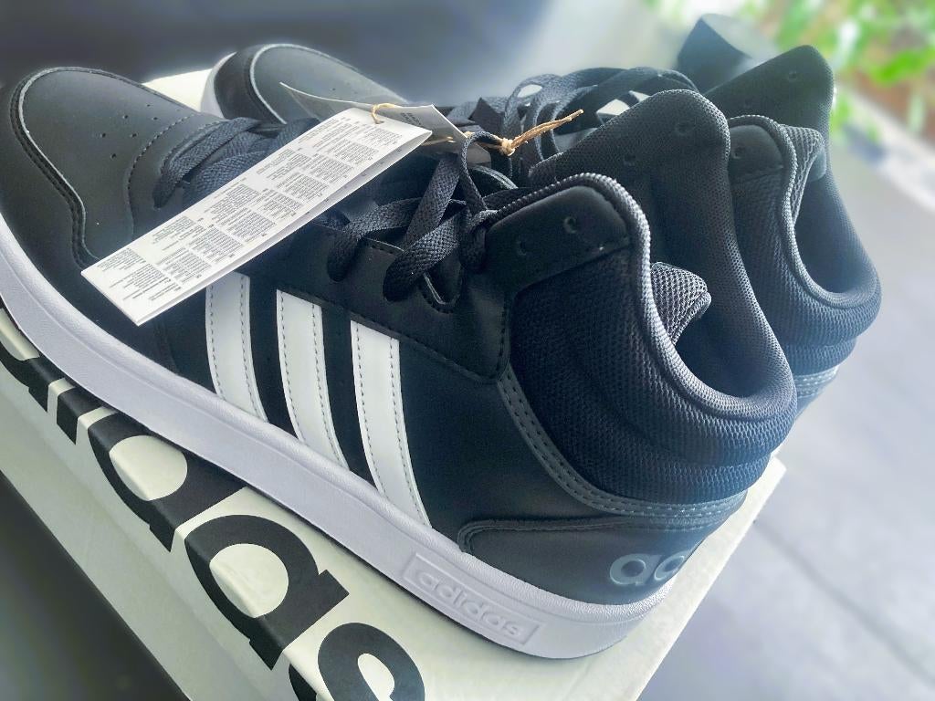 Adidas Hoops 3.0 Mid – Nieuw met label – Maat 44 2/3, Zwart, Nieuw, Ophalen of Verzenden, Sneakers