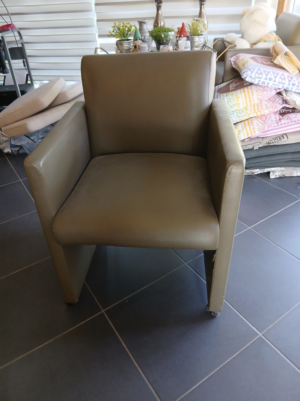 mooie kuipzetels 2 stuks zonder. schade op wieltjes, Huis en Inrichting, Stoelen, Ophalen, Kunststof, Gebruikt, Twee