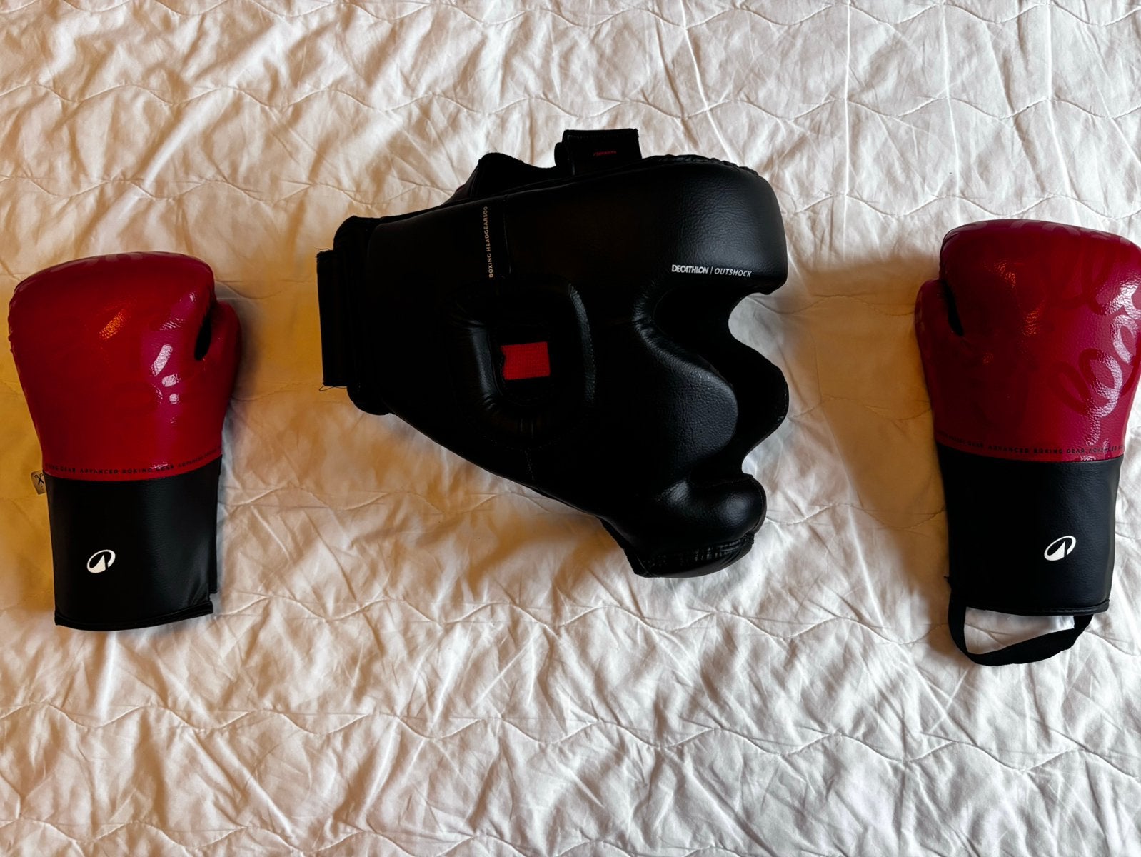 Gants (6 Oz) et casque boxe, Sports & Fitness, Enlèvement, Neuf