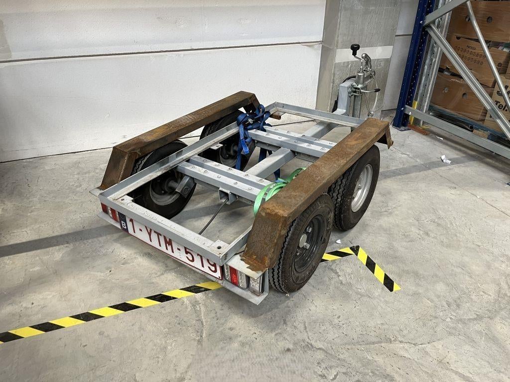 Dubbelassige aanghangwagen, Ophalen