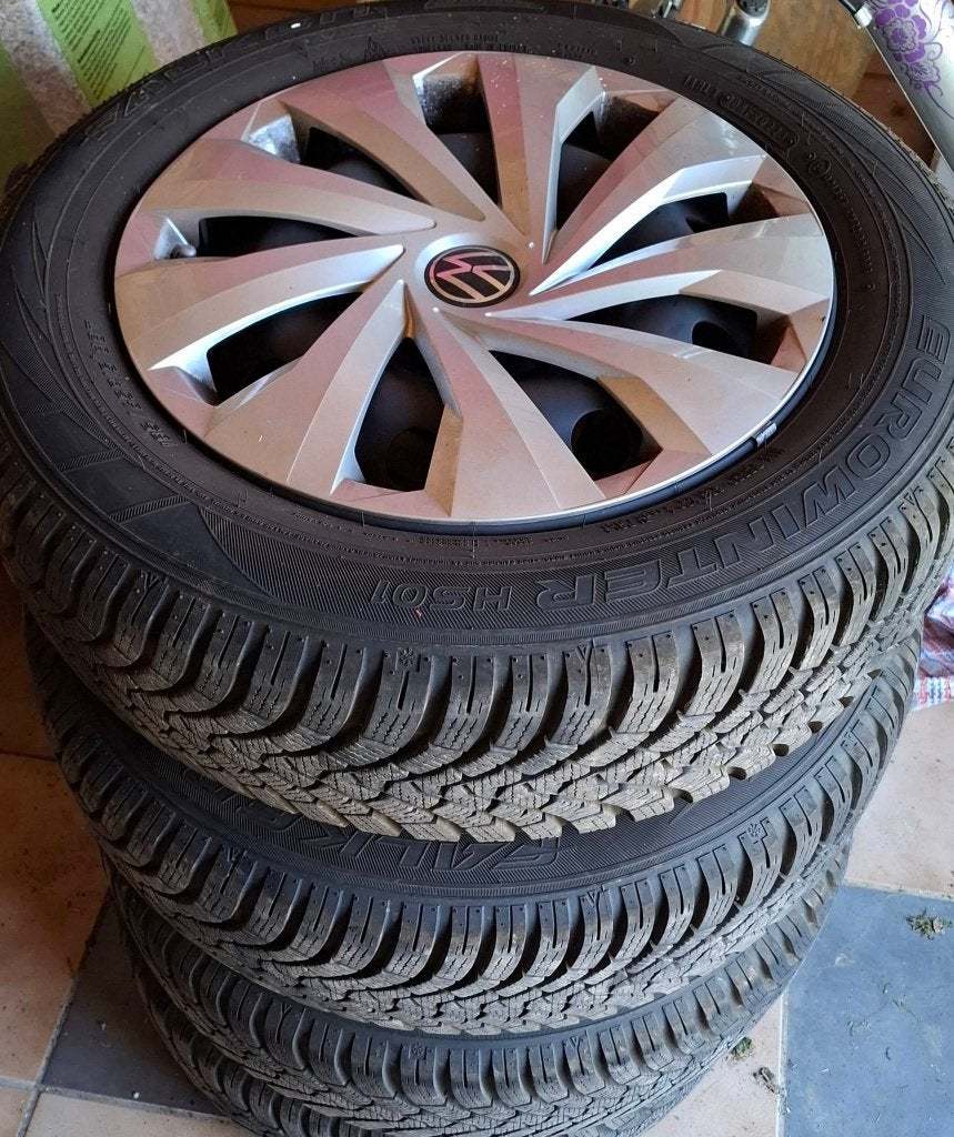 Jantes toles + enjoliveurs + pneus hiver 5 x 100, Auto-onderdelen, Banden en Velgen, Band(en), Winterbanden, 15 inch, 185 mm, Personenwagen