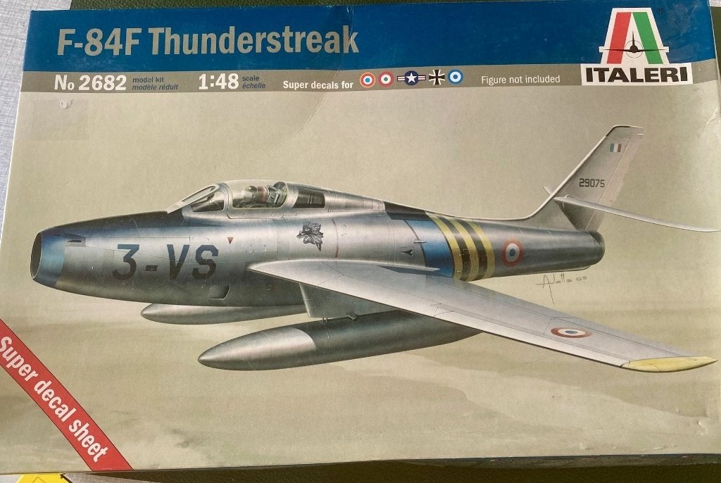 Maquette F84 F Thunderstreak Heller au 1/48, Enlèvement ou Envoi, Comme neuf, Avion, Heller