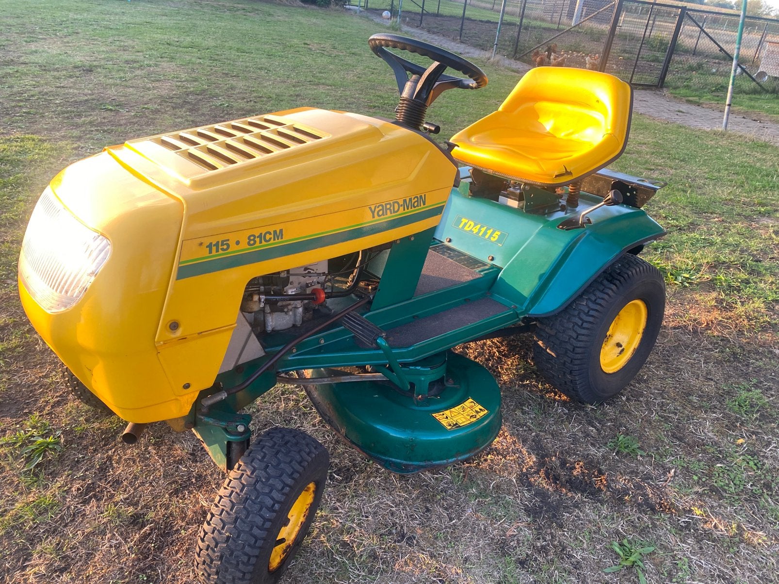 Yard-Man Zitmaaier 11.5/83 zijuitworp, Tuin en Terras, Ophalen, Gebruikt, Elektrische starter, 90 tot 120 cm