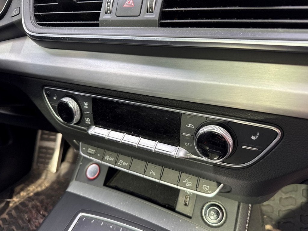 PANNEAU DE COMMANDE AIR CONDITIONNE Audi SQ5 (FYB / FYG), Auto-Union-Straße  1,
85057  Ingolstadt, DE, Info@audi.de, Audi, Utilisé