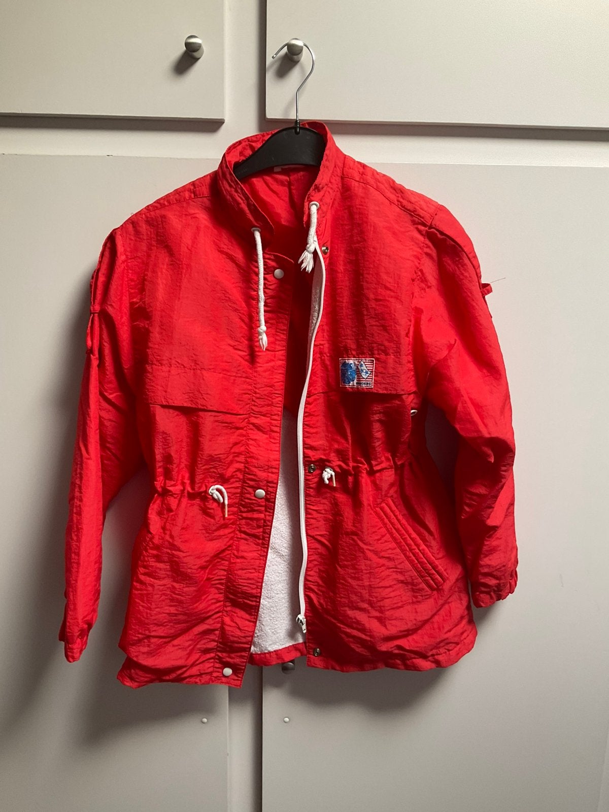 Rode regenjas rangers 12/13 jaar, Kinderen en Baby's, Kinderkleding | Maat 152, Ophalen of Verzenden, Zo goed als nieuw