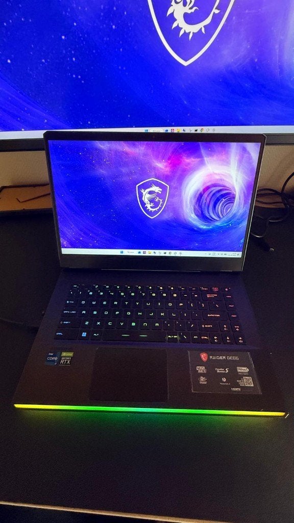 MSI Raider GE66 12UGS – Intel Core i7 – 16GB RAM – 1TB SSD, Gebruikt, 2 tot 3 Ghz, Qwerty, Intel Core i7 processor