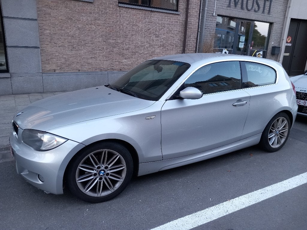 BMW 116i Sportshatch, Argent ou Gris, Achat, Boîte manuelle, Break