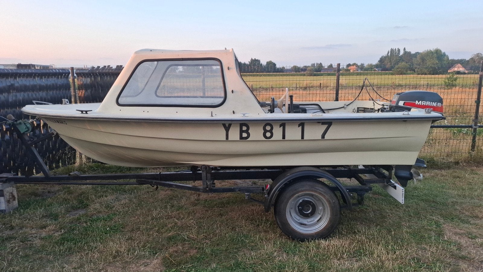 Vissersboot met aanhangwagen., Watersport en Boten, Motorboten en Motorjachten, Ophalen