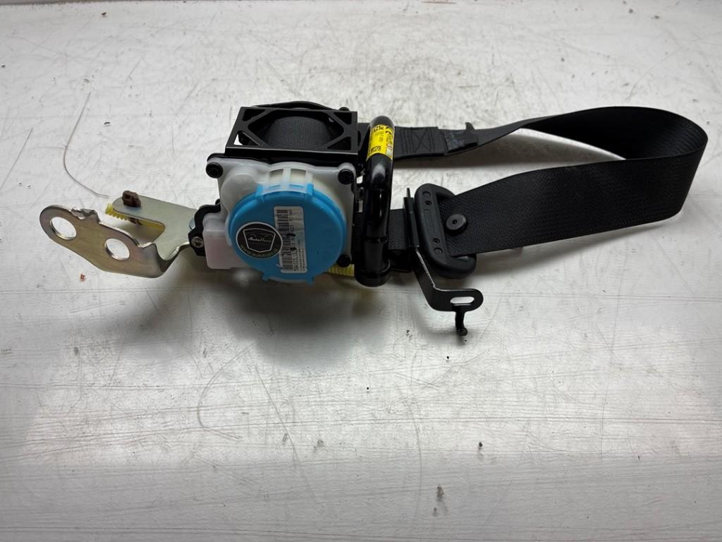 CEINTURE DE SECURITE ARRIERE GAUCHE Toyota C-HR (X1,X5), Dhr. J. Ham, Administratie@autoham.nl, Toyota, Utilisé