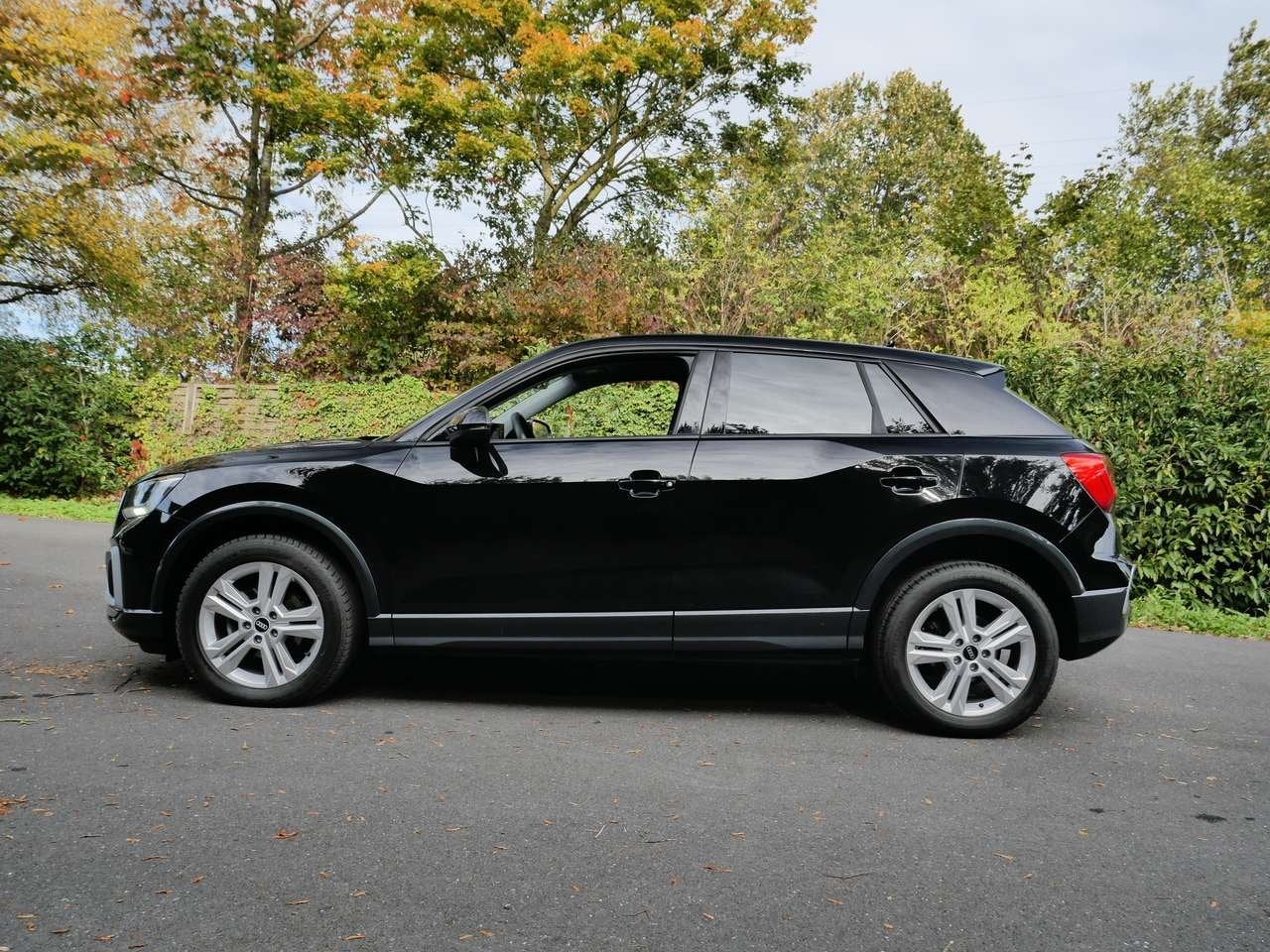 Audi Q2 35TFSI 15TFSI automaat ongeval vrije wagen, Auto's, 1498 cc, 4 cilinders, Zwart, Bedrijf