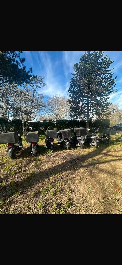 Scooters 50cc en 2×125cc, Enlèvement, Utilisé, Essence, Autres modèles