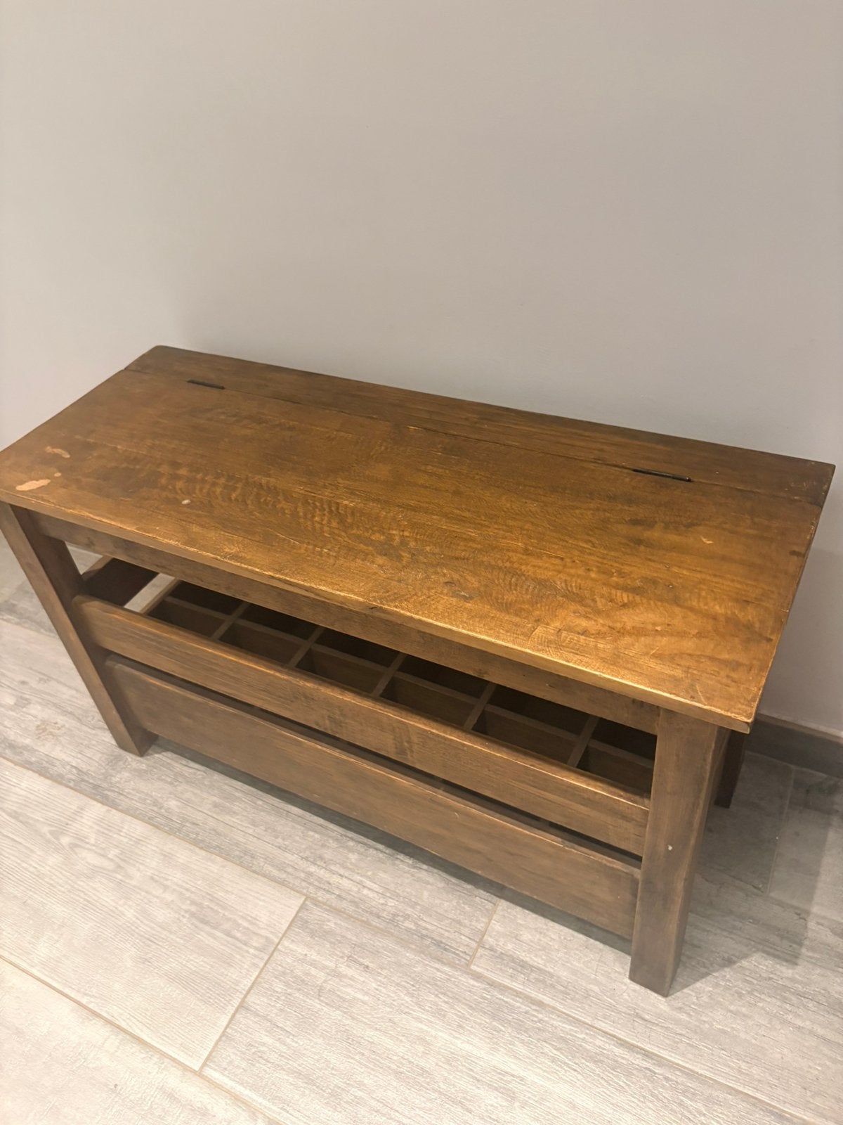 Banc en bois massif vintage +porte bouteille, Maison & Meubles, Enlèvement, Utilisé