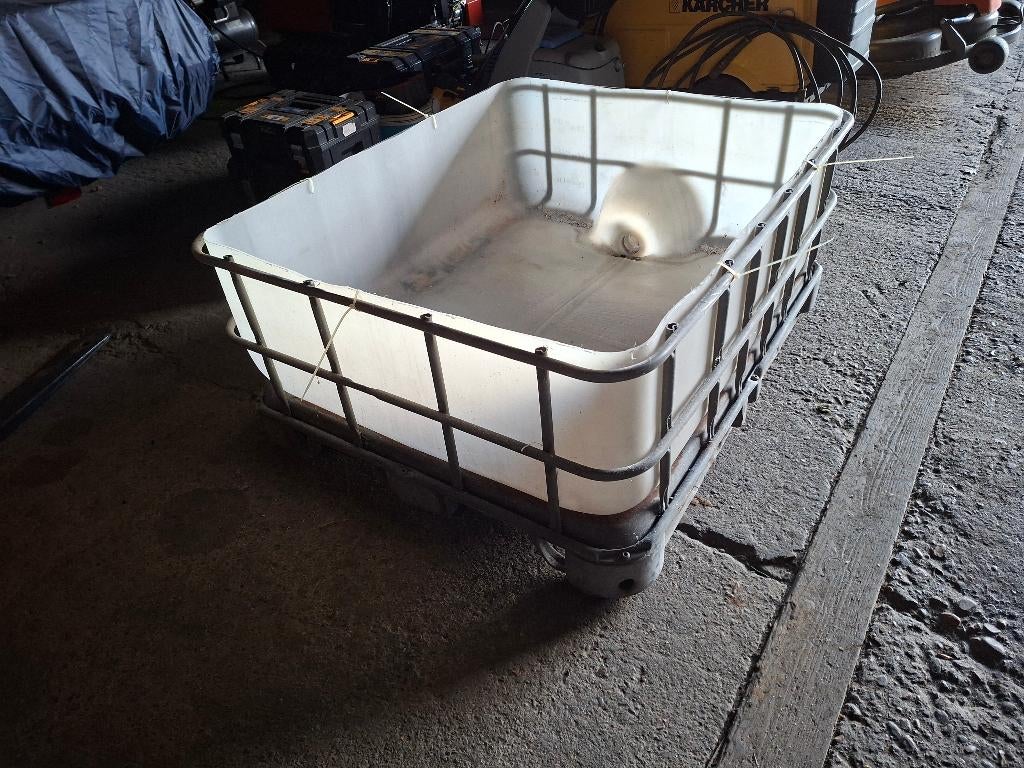 CUVE IBC DECOUPEE en BAC OUVERT, Enlèvement