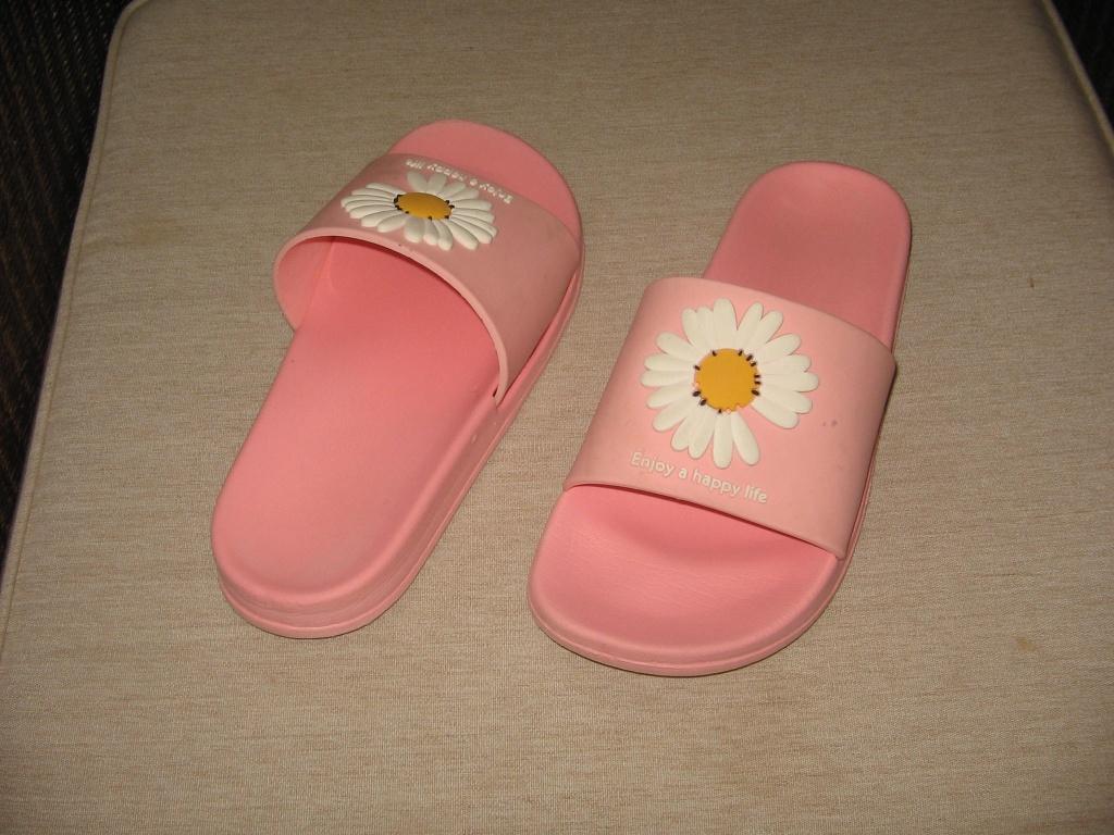 badslippers maat 36, Ophalen, Zo goed als nieuw