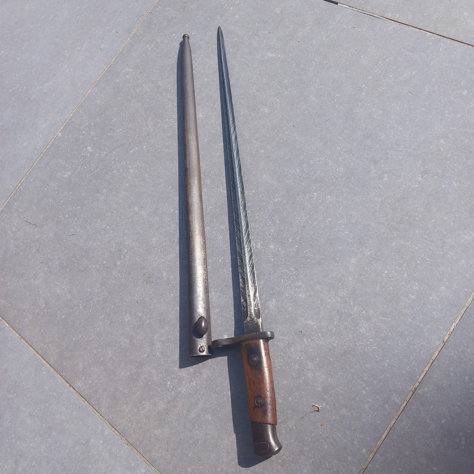 Bajonet M1916 voor op een mauser geweer, Verzamelen, Ophalen