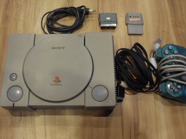 Play Station Sony plus  7 games, Enlèvement, Utilisé, Avec 1 manette, Avec carte mémoire