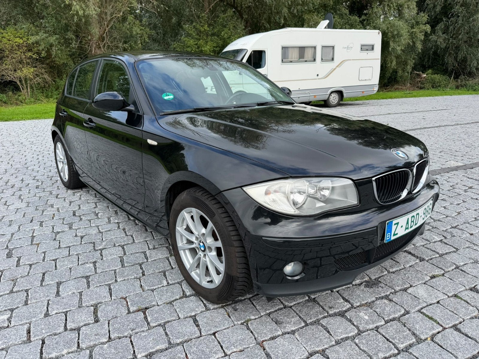 BMW 116I BENZINE EURO4 AIRCO TOP STAAT BLANCO GEKEURD 2 JAAR, Autos, Vitres électriques, Entreprise, Noir, 5 portes