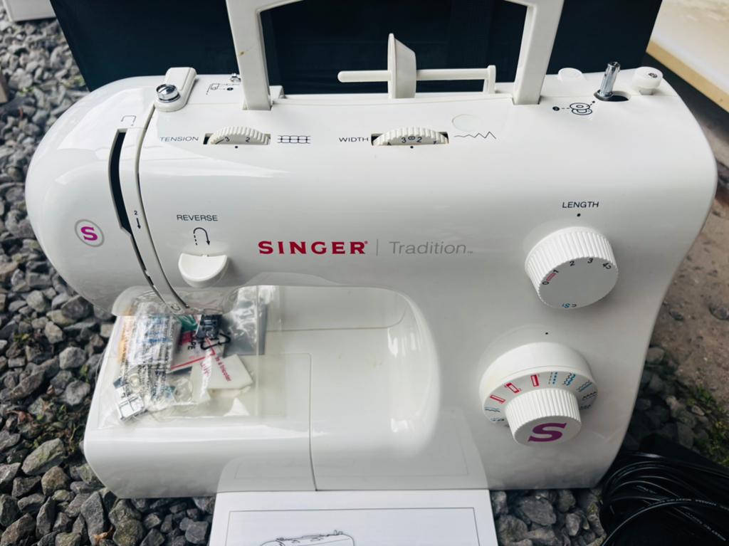 Singer naaimachine 2263, Hobby en Vrije tijd, Naaimachines en Toebehoren, Ophalen, Zo goed als nieuw, Naaimachine, Singer