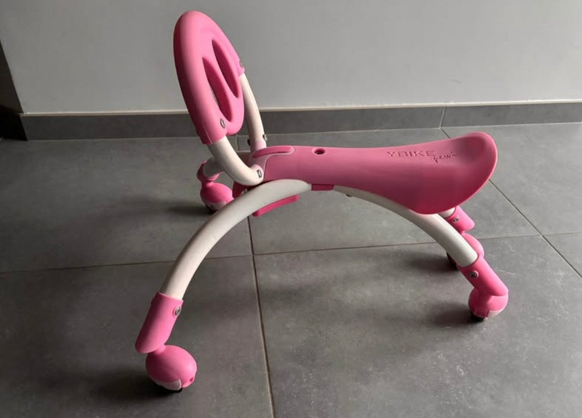 Trotteur-Vélo 2 en 1 Y Pewi, Enfants & Bébés, Enlèvement, Comme neuf