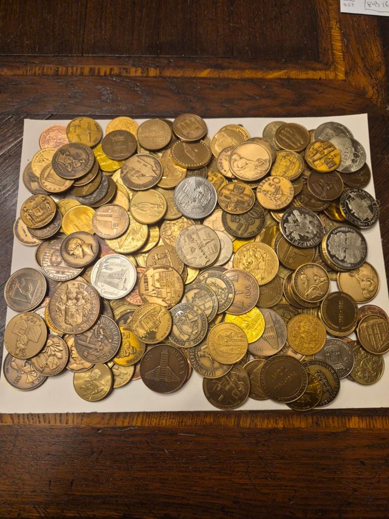250 stuks in prachtige staat, bekijk de foto's en beschrijv, Postzegels en Munten, Penningen en Medailles, Ophalen