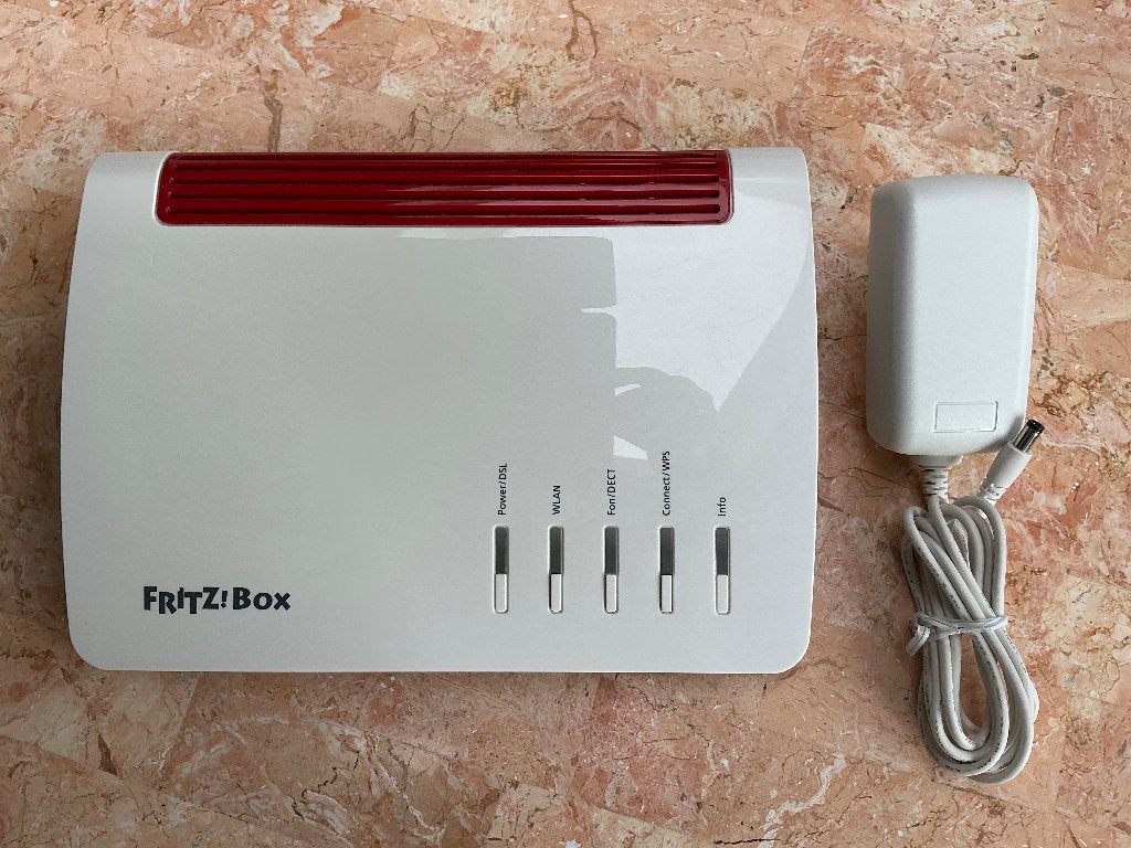 fritz!box 7590 wifi 5 mesch router/modem ., Computers en Software, Routers en Modems, Ophalen of Verzenden, Zo goed als nieuw