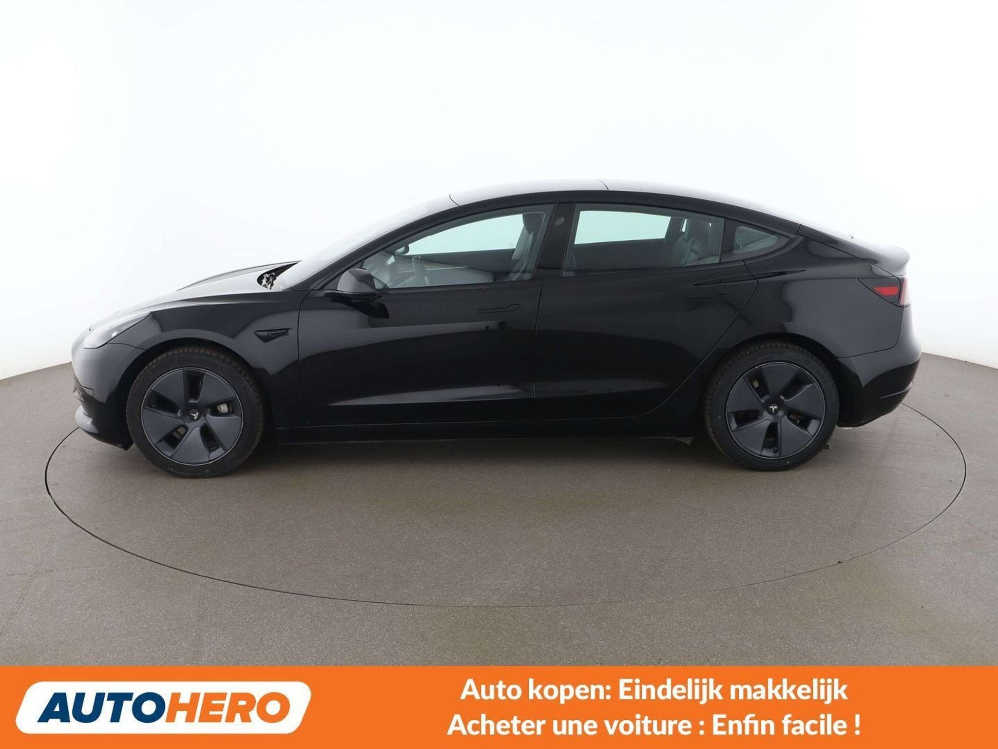 Tesla Model 3 Standard Range Plus RWD (automatique), Autos, Cuir, Achat, 4 portes, https://public.car-pass.be/vhr/a1744938-064b-4939-a810-76b8be9335b0