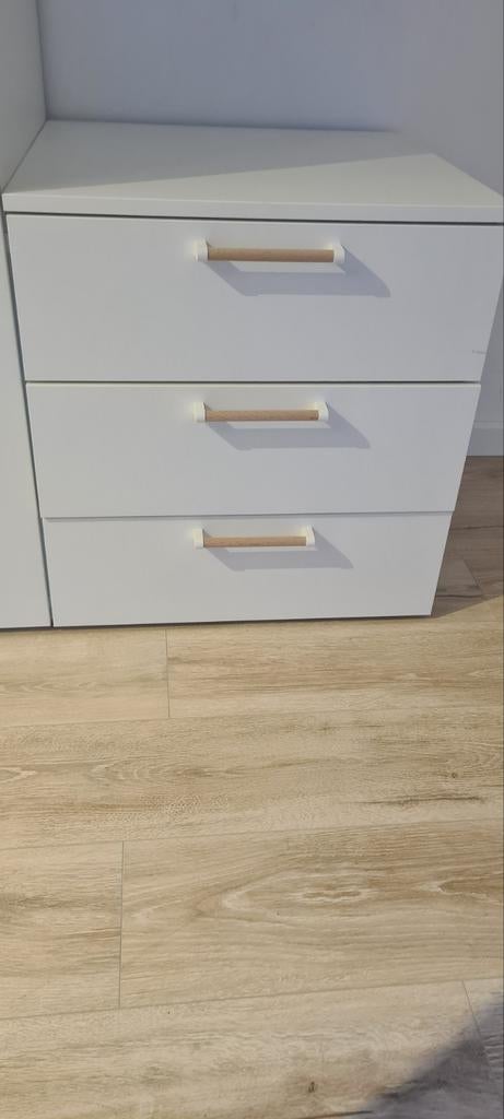 Wuustwezel. Ikea witte ladenkast. Nieuw staat., Enlèvement