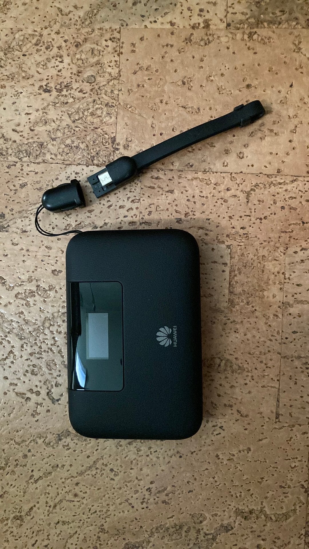 Travel wifi 4G router met ethernet huawei E5770s-320, Verzenden, Zo goed als nieuw, Router met modem