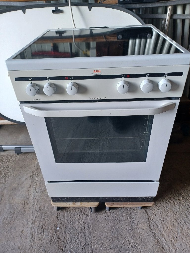 Cuisinière vitrocéramique, Electroménager, 85 à 90 cm, 4 zones de cuisson, Comme neuf, À Poser