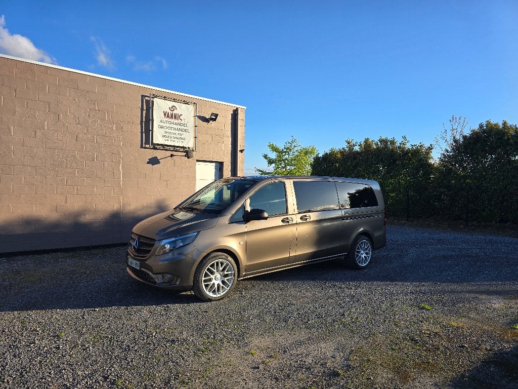 Vito dubbele cabine 6 zit AUTOMAAT !, Auto's, Bestelwagens en Lichte vracht, 4 cilinders, Bruin, 2500 kg, Bedrijf