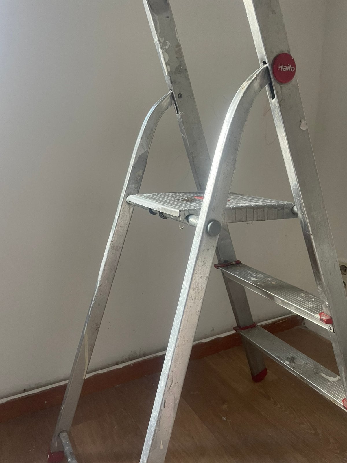 Hagelweegschaal tegen een lage prijs, Doe-het-zelf en Bouw, Ladders en Trappen, Ophalen of Verzenden, Zo goed als nieuw, Ladder
