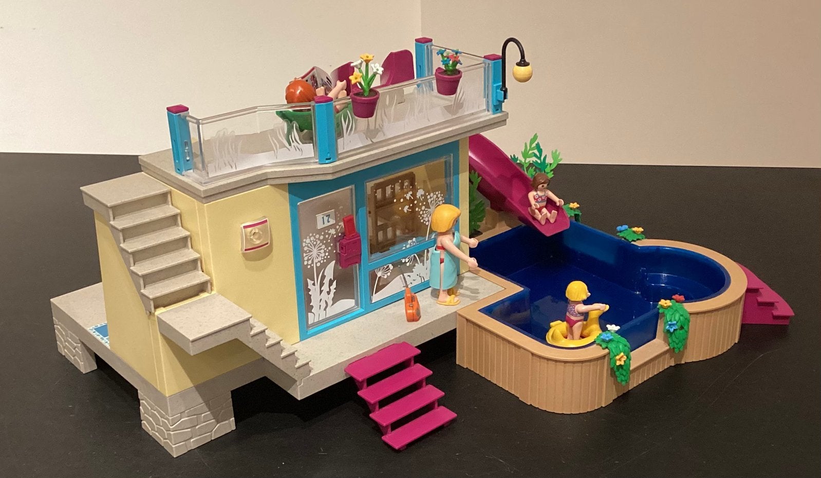 Playmobil 70435 : Bungalow avec piscine., Enlèvement ou Envoi, Comme neuf, Kit complet