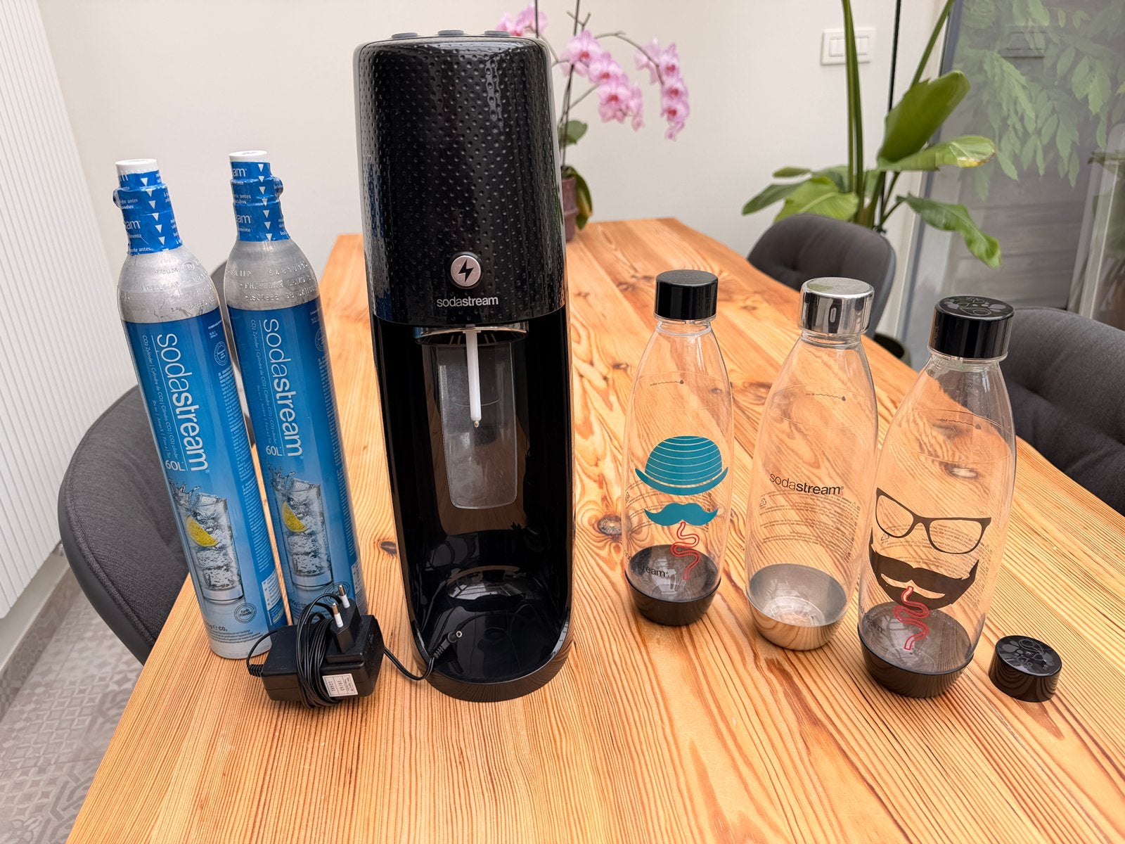 Sodastream met flessen en gas, Enlèvement, Comme neuf