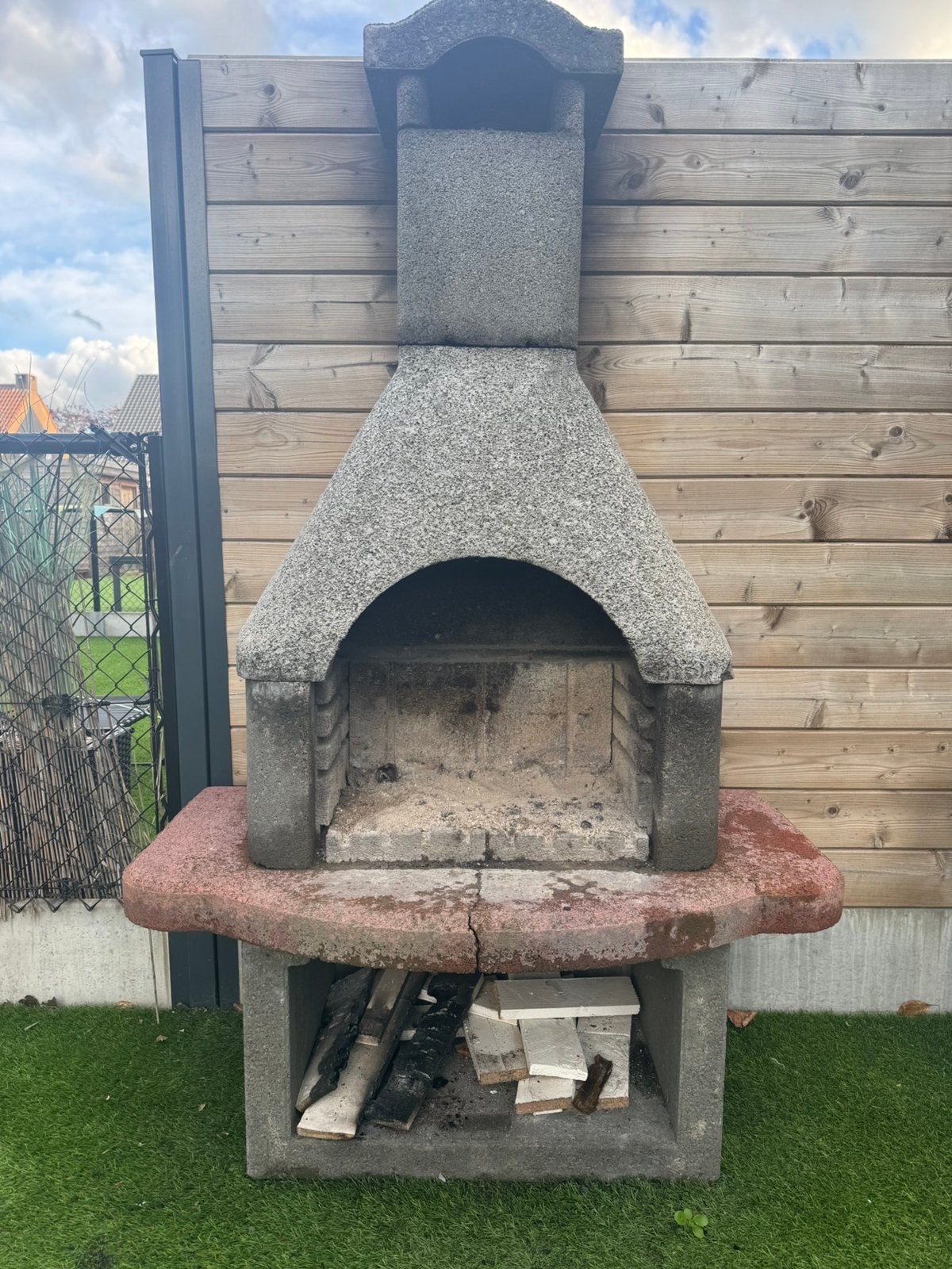 Barbecue de jardin en béton à vendre, Enlèvement, Comme neuf