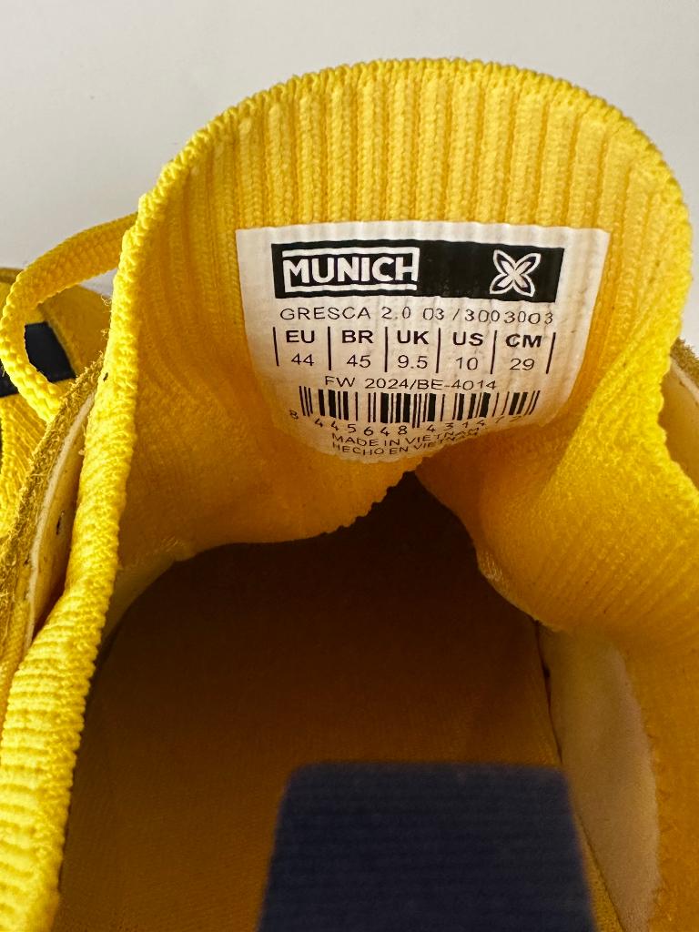 Zaalvoetbalschoenen, Sport en Fitness, Voetbal, Ophalen, Zo goed als nieuw, Schoenen