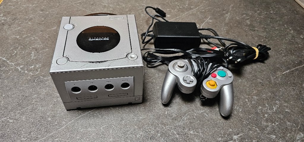Gamecube grise, Consoles de jeu & Jeux vidéo, Jeux | Nintendo GameCube, Utilisé, Enlèvement ou Envoi