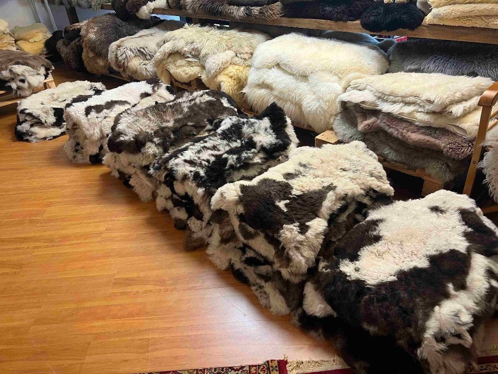 Zachte bonte schapenvacht van bergschaap, Ophalen of Verzenden, Gebruikt, Overige stijlen