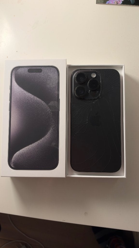 iPhone 15 Pro — 256 GB — zwart titanium, Telecommunicatie, Gebruikt, Zwart, 81 %, Zonder abonnement