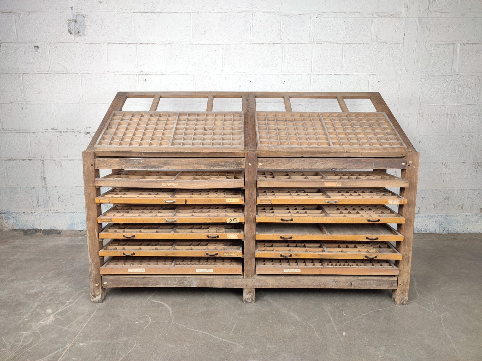 Antieke dubbele letterkast, Ophalen, ., ., .
