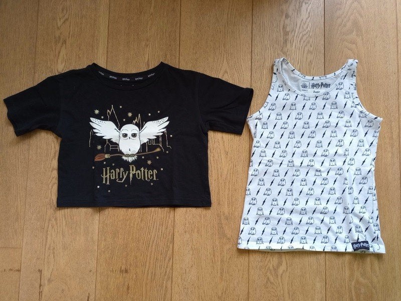 C&A ensemble t-shirts fille Harry Potter - taille 134 (9 ans, Enfants & Bébés, Enlèvement, Comme neuf, Fille, Ensemble