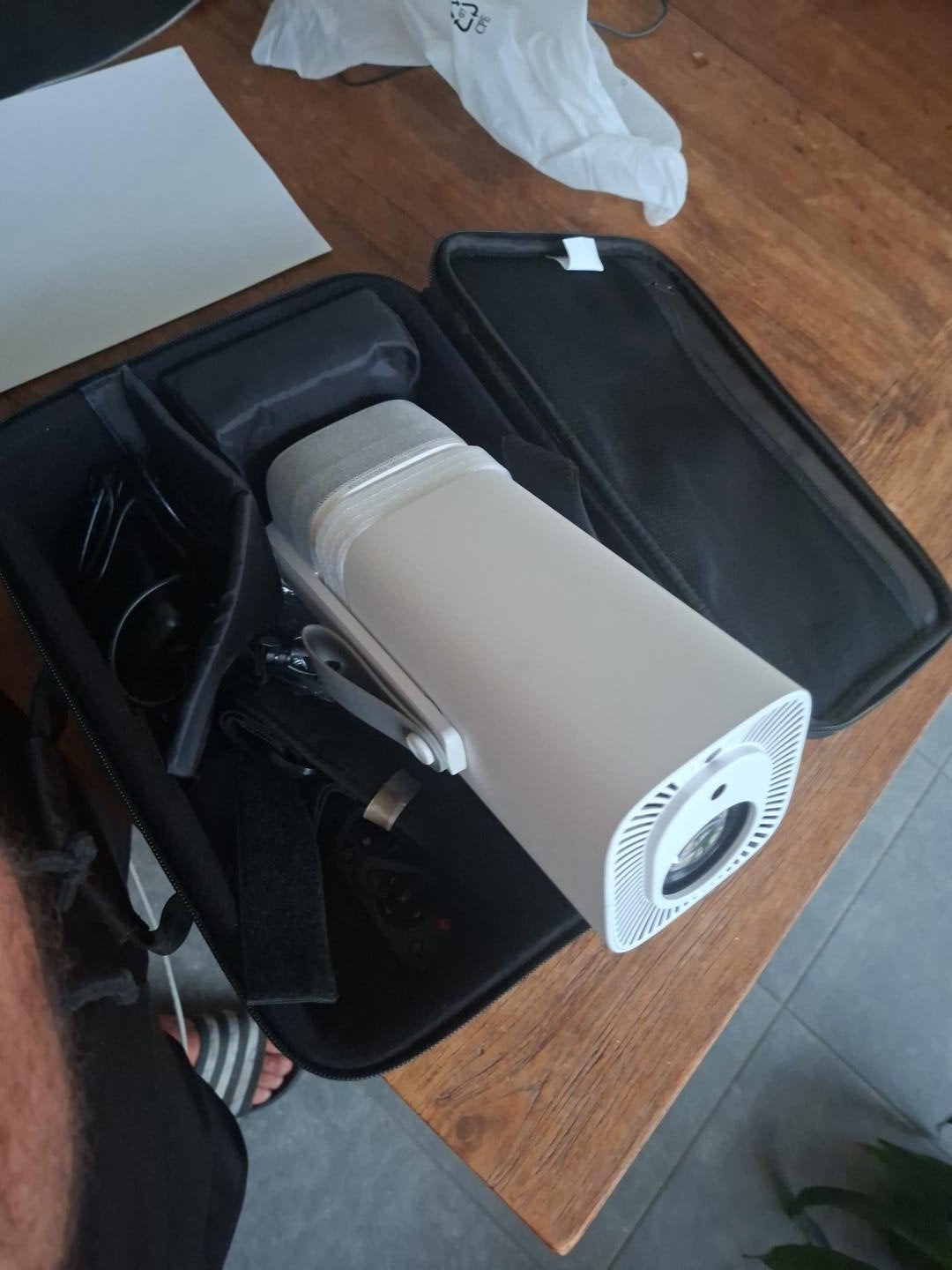 projector + draagtas + afstandsbediening + stroomkabel + HDM, Verzenden