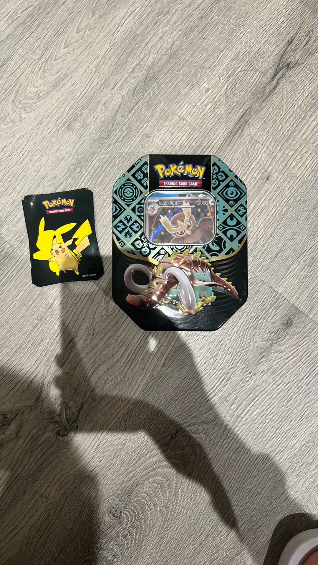 Boîte de cartes Pokémon avec des pochettes pikachu, Enlèvement, Comme neuf, Autres types
