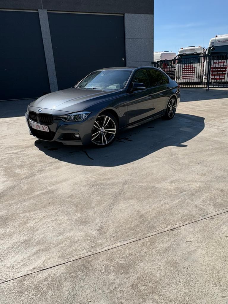 Bmw 330e 2017, Auto's, BMW, Automaat, 4 cilinders, Leder, Parkeersensor