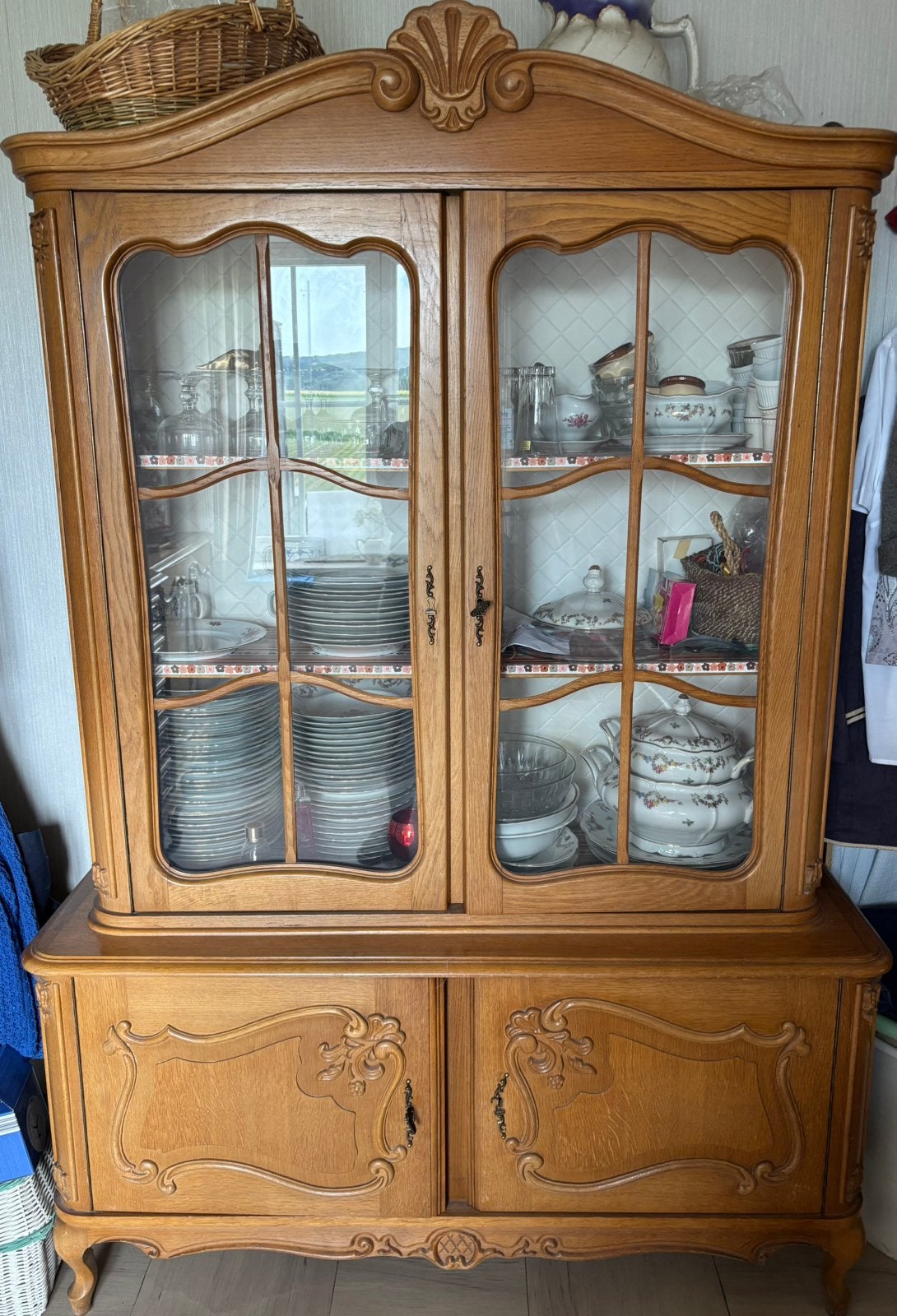 Oude kast met schappen en glazen deuren, Enlèvement, Comme neuf