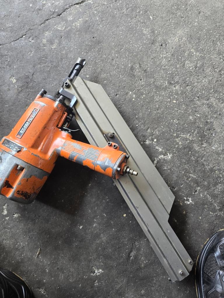 Cloueuse pneumatique  professionnel, Bricolage & Construction
