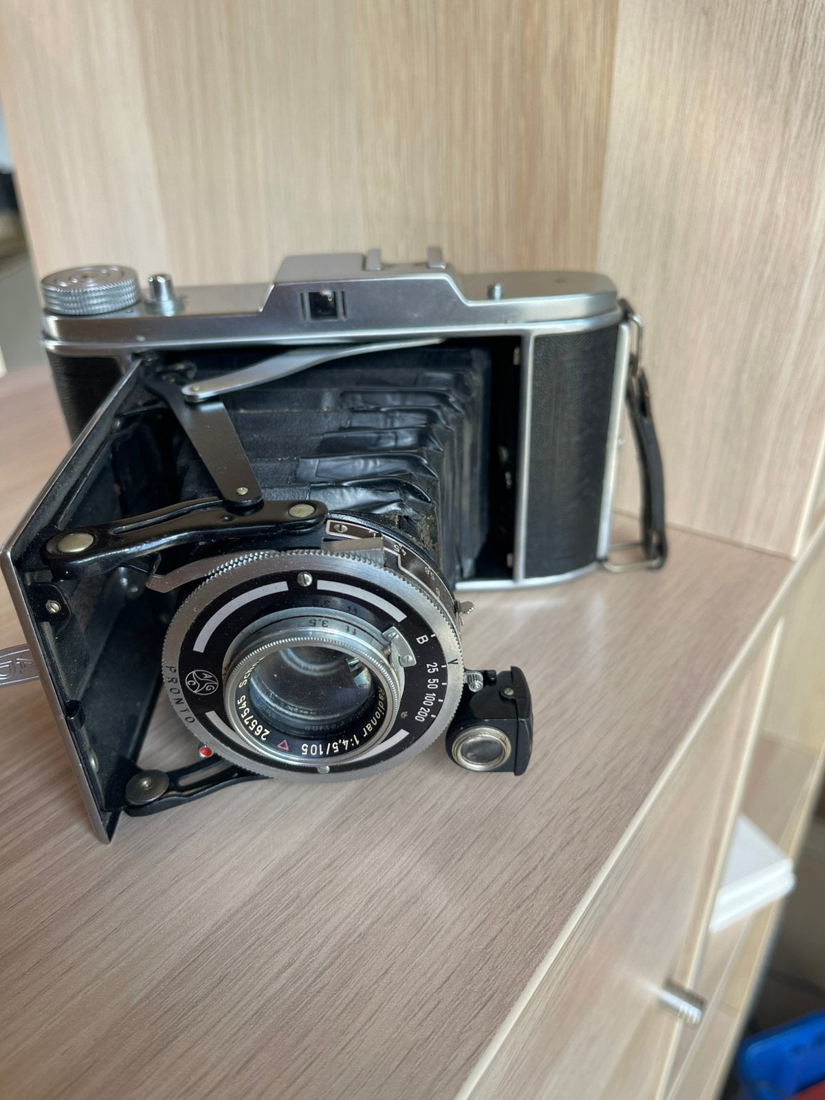 Appareil photo Adox avec objectif Pronto, Enlèvement