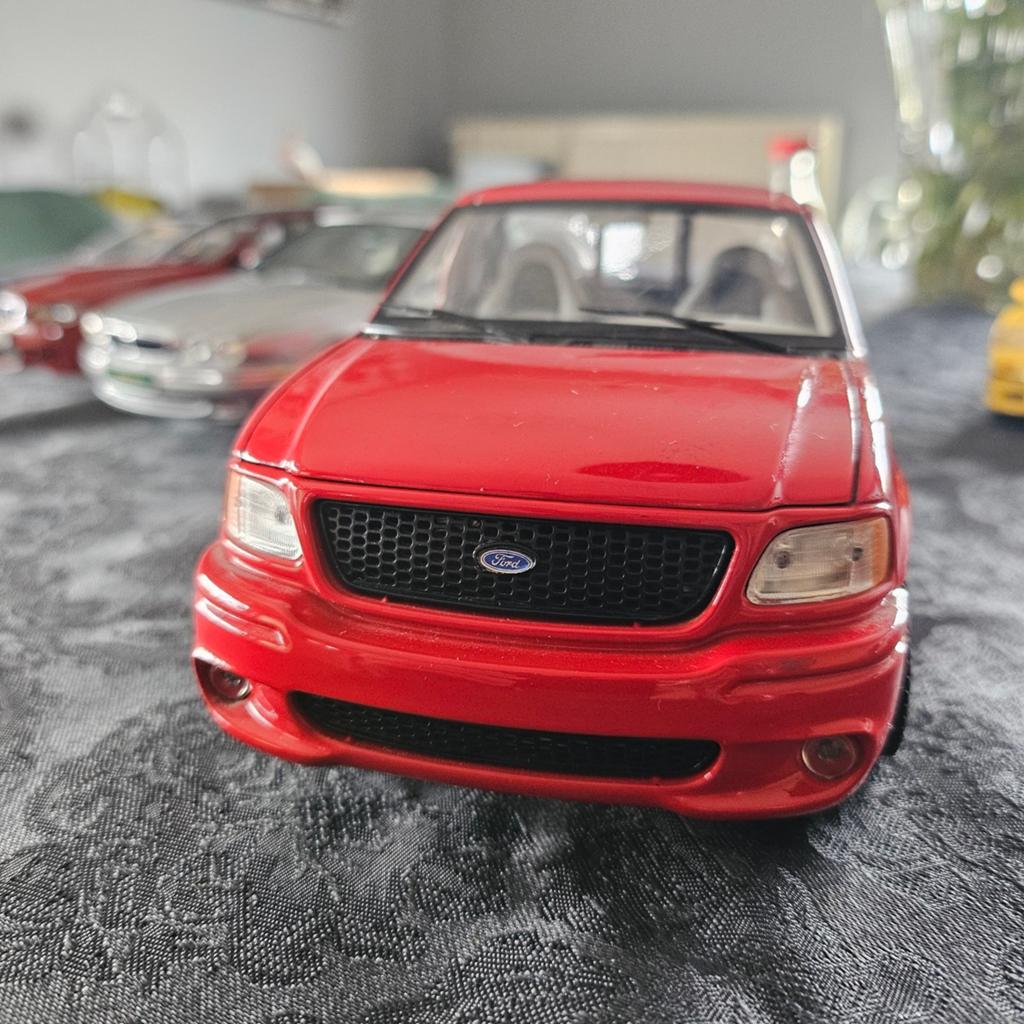 Ford F-150 SVT Lightning — Burago 1/21 (Fabriqué en Italie), Enlèvement, Burago