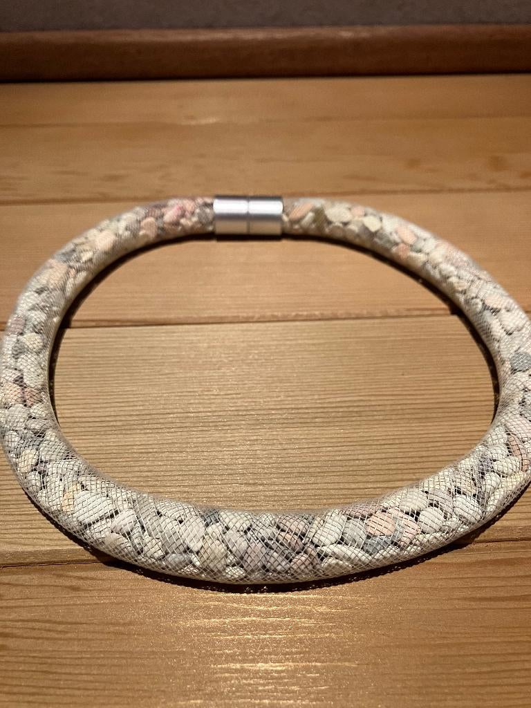 Collier, Bijoux, Sacs & Beauté, Colliers, Enlèvement ou Envoi, Comme neuf, Beige, Pierre ou Minéral