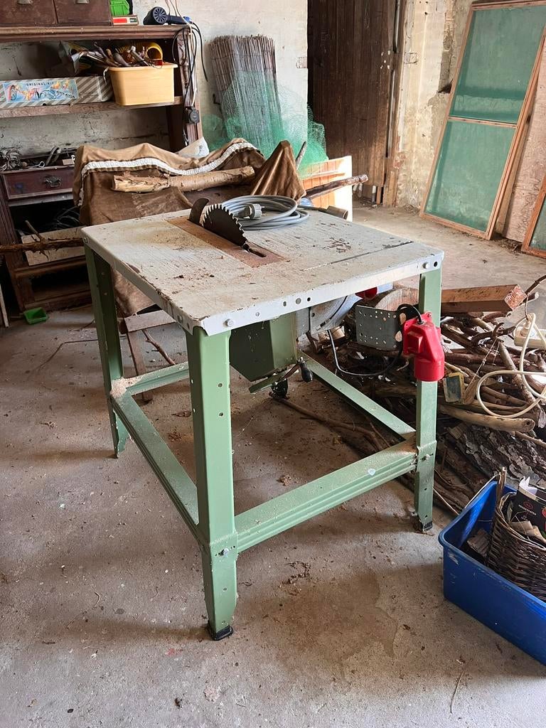 Scie sous table, 1200 watts ou plus, 70 mm ou plus, Enlèvement, Utilisé