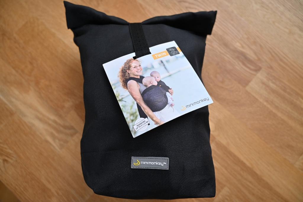 Minimonkey Twin Carrier draagzak black mesh, Kinderen en Baby's, Overige Kinderen en Baby's, Ophalen of Verzenden, Nieuw